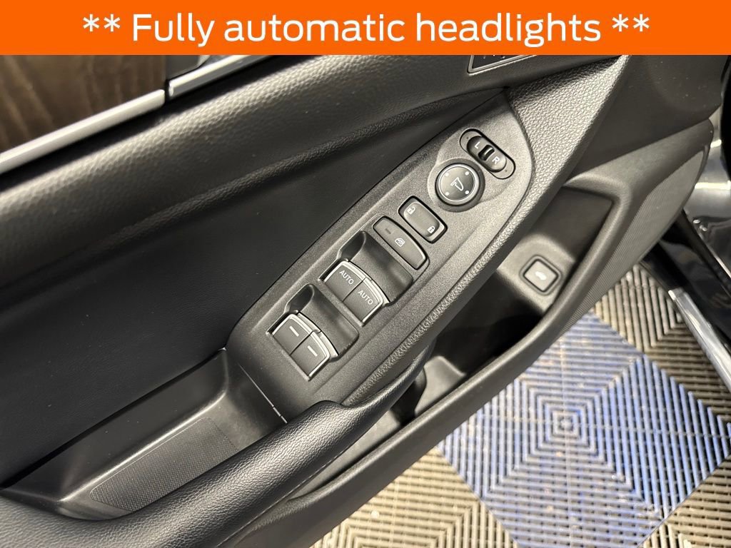 Used 2018 Honda Accord Touring image 15