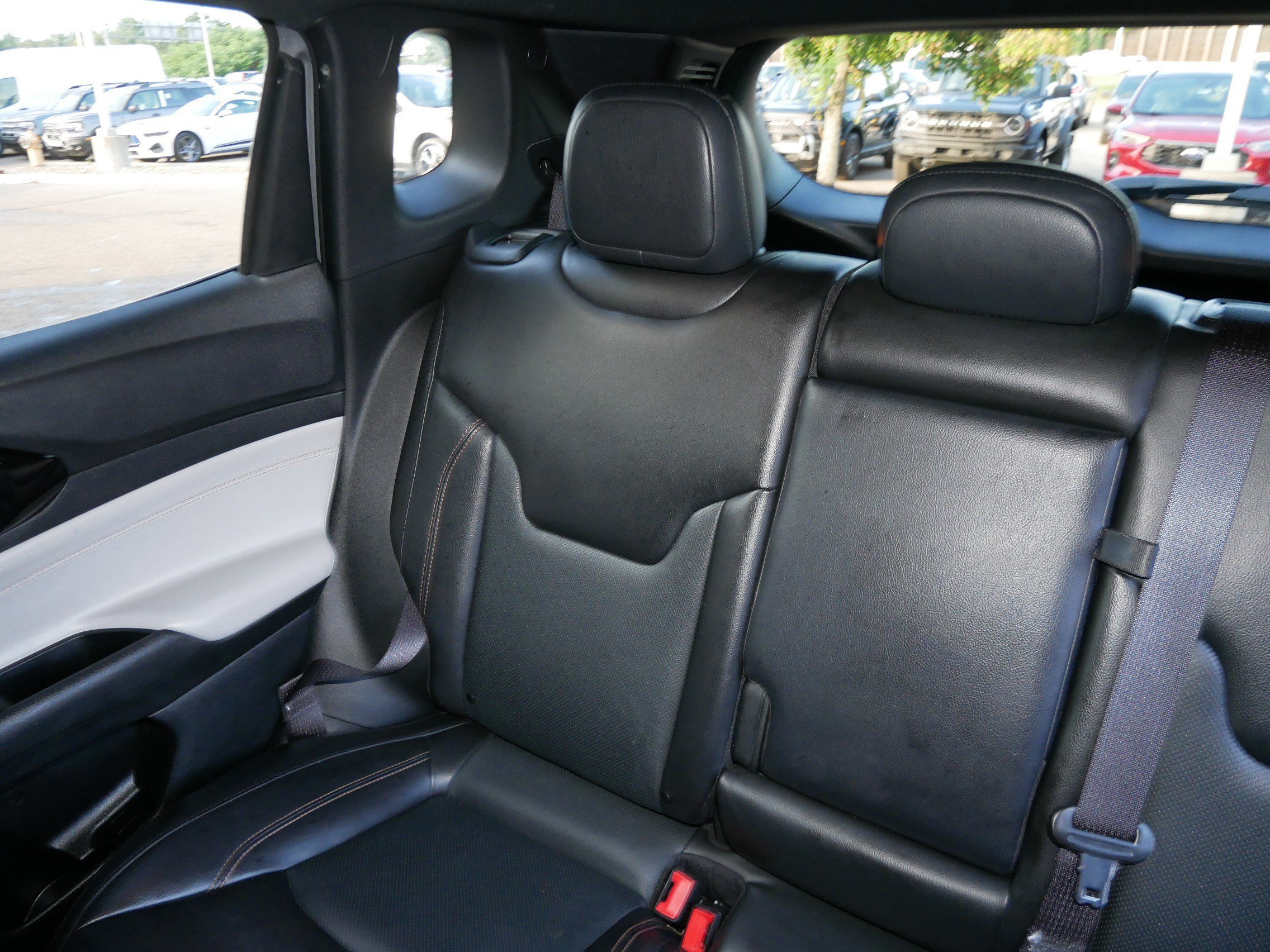 Used 2023 Jeep Compass Limited image 12