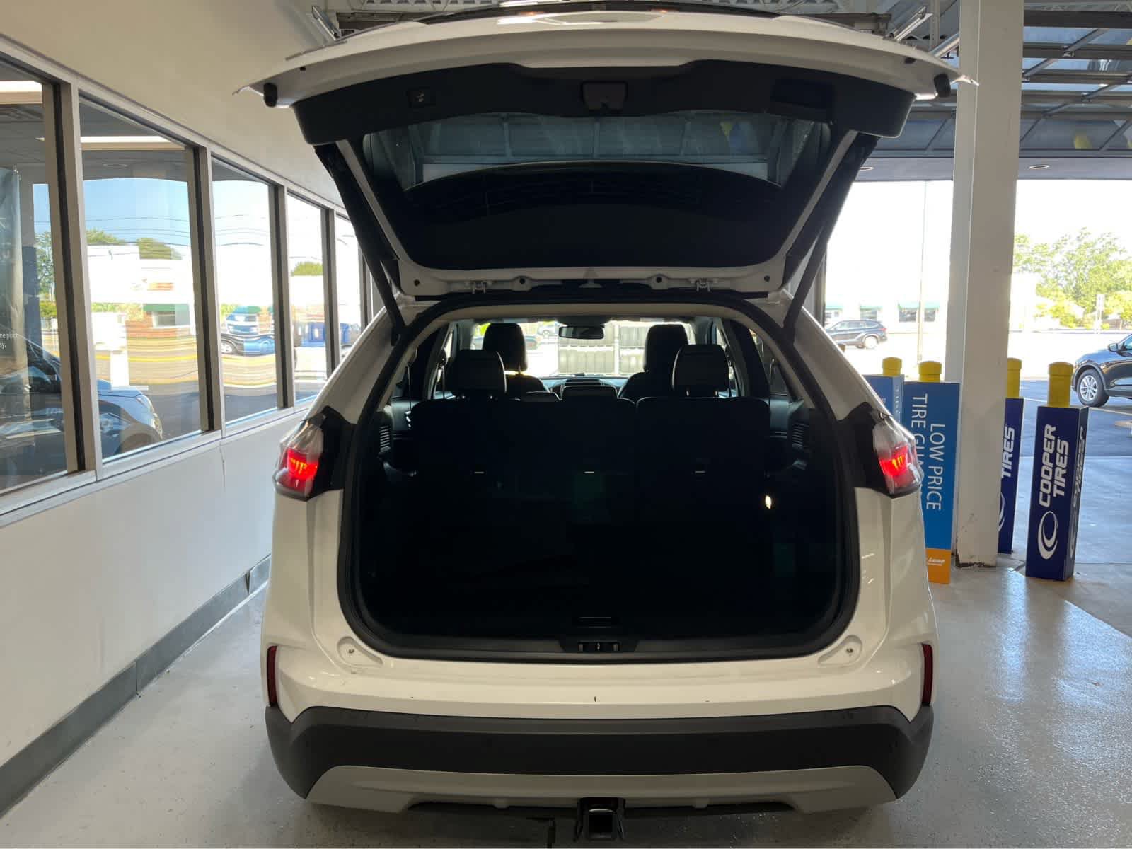 Certified 2024 Ford Edge SEL w/ Convenience Package AWD/4WD image 8