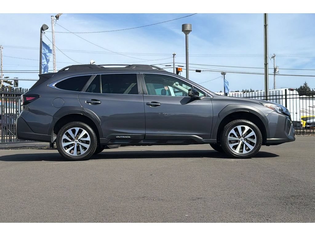 Used 2023 Subaru Outback Premium AWD/4WD image 2