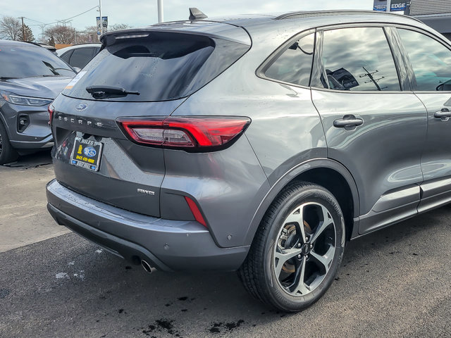Certified 2024 Ford Escape ST-Line Elite w/ Premium Technology Package AWD/4WD image 5