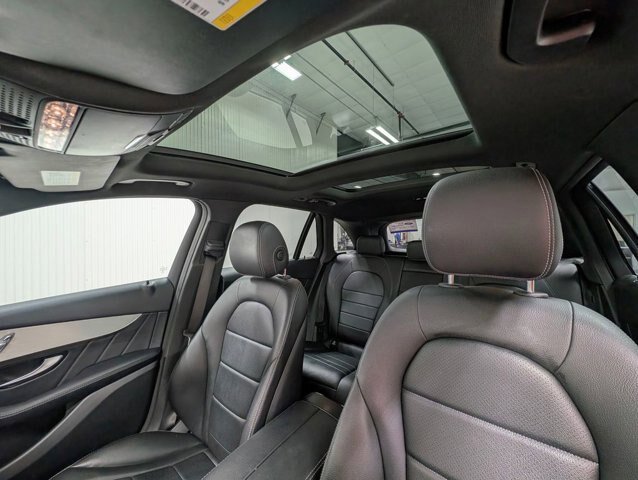 Used 2019 Mercedes-Benz GLC 300 4MATIC image 12