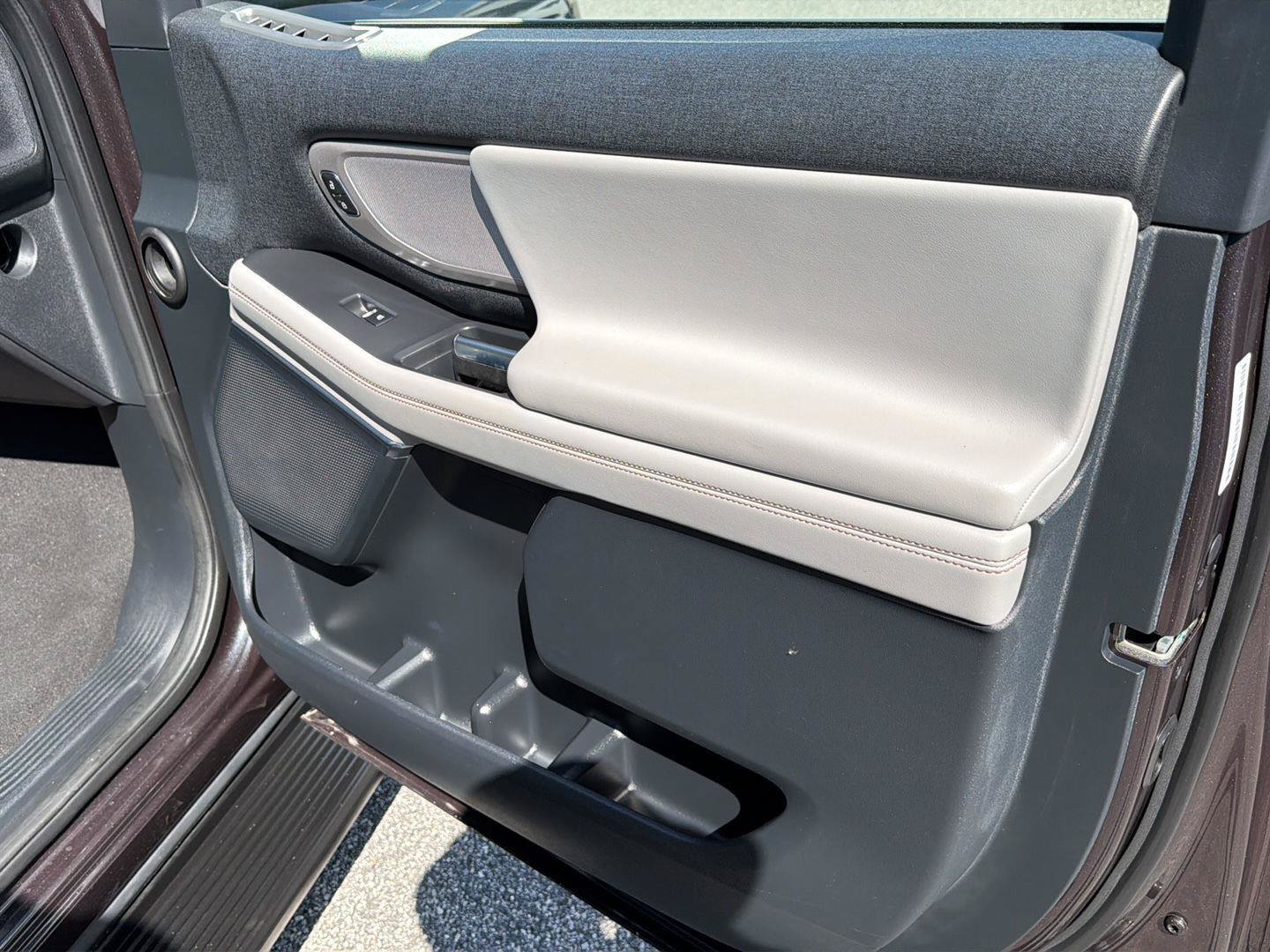 Certified 2025 Ford Expedition Active AWD/4WD image 15