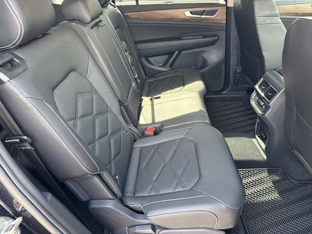 Used 2025 Volkswagen Atlas SE FWD image 10