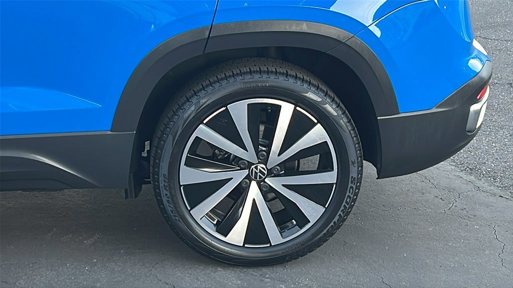 Used 2022 Volkswagen Taos SE image 5