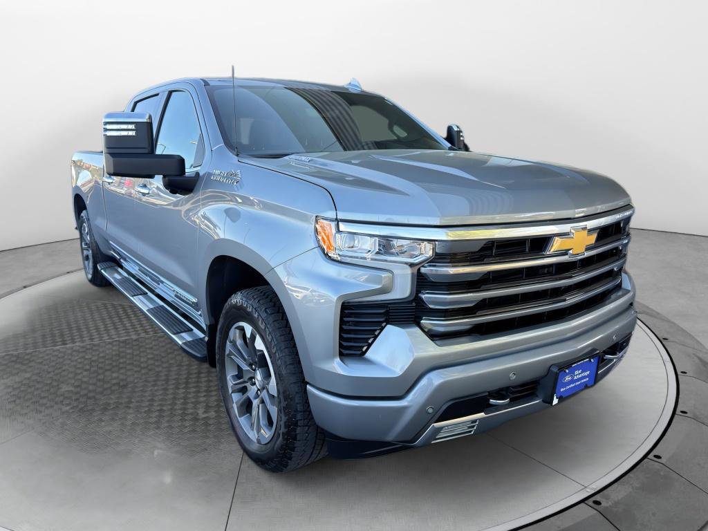 Used 2025 Chevrolet Silverado 1500 High Country w/ Technology Package AWD/4WD image 1