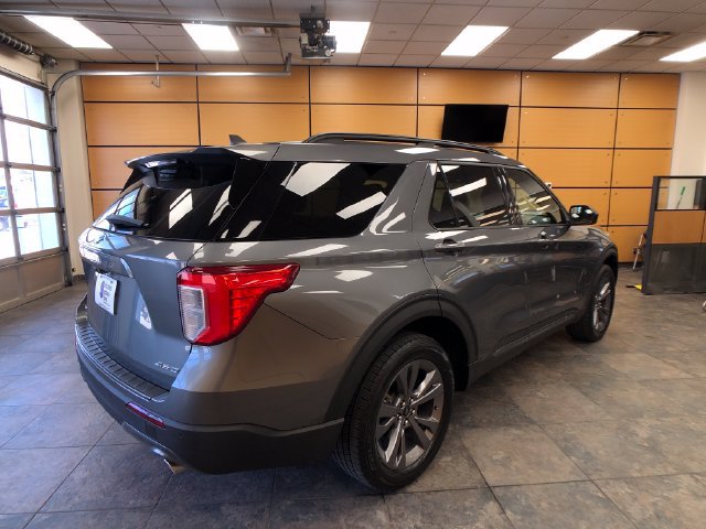 Certified 2022 Ford Explorer XLT w/ Equipment Group 202A AWD/4WD image 7
