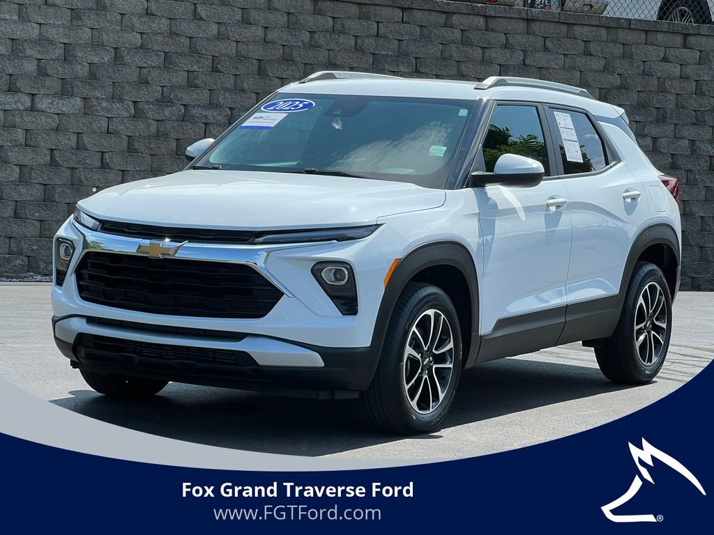Used 2025 Chevrolet TrailBlazer LT AWD/4WD image 1