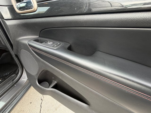 Used 2017 Jeep Grand Cherokee Laredo AWD/4WD image 16