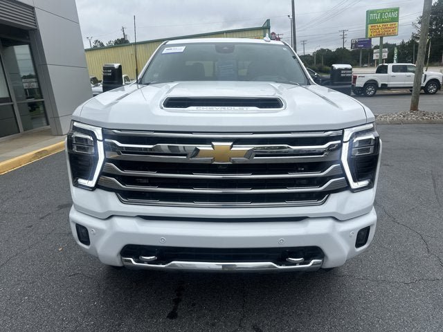 Used 2025 Chevrolet Silverado 2500 High Country w/ High Country Premium Package AWD/4WD image 3