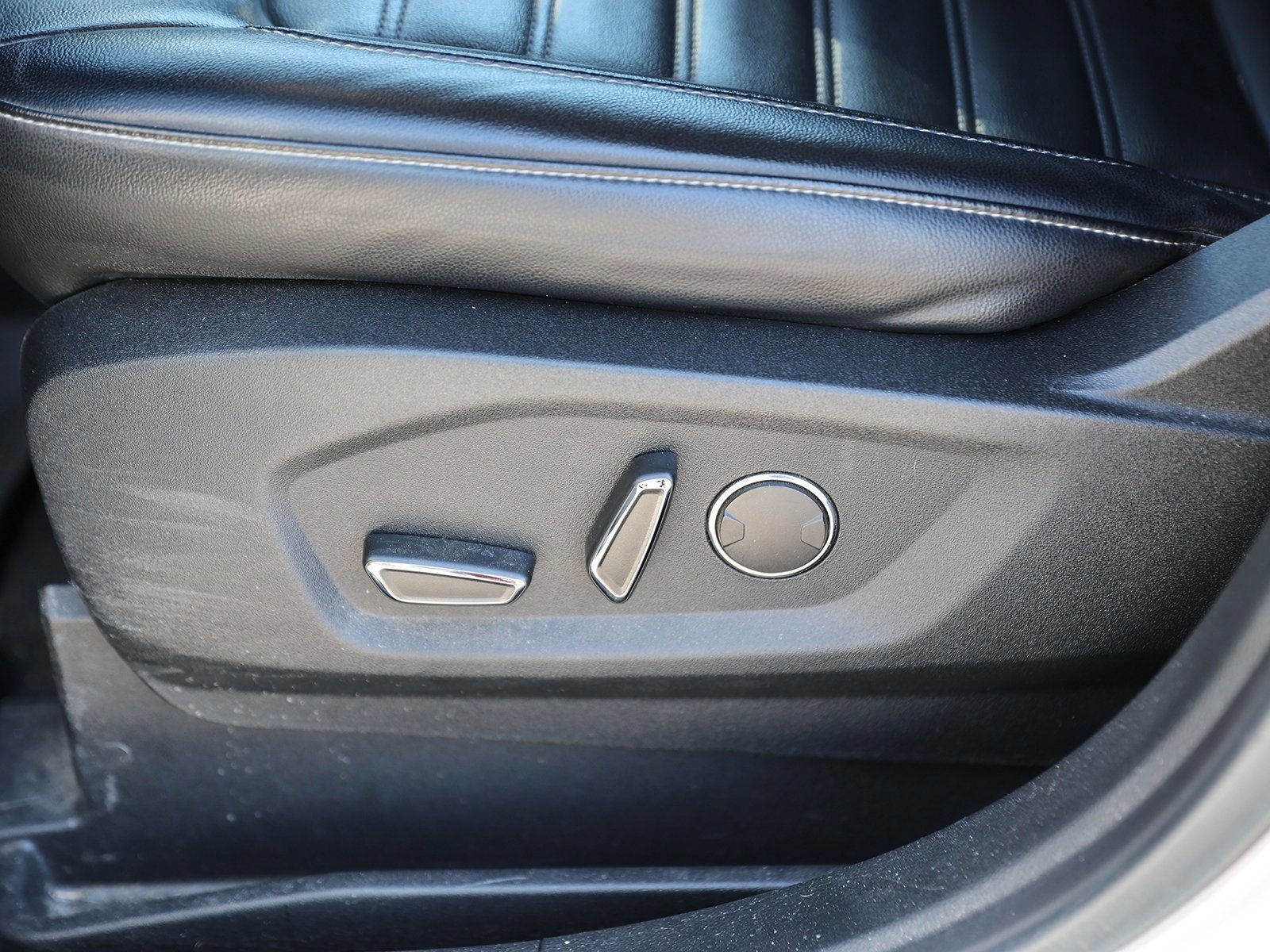 Certified 2019 Ford Edge SEL w/ Equipment Group 201A image 19