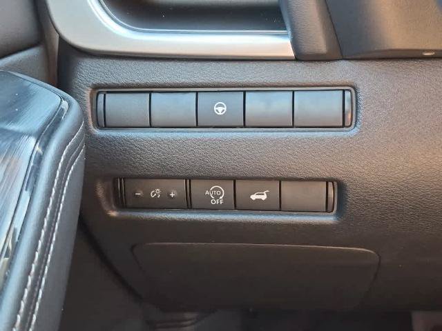 Used 2026 Nissan Rogue SV AWD/4WD image 17
