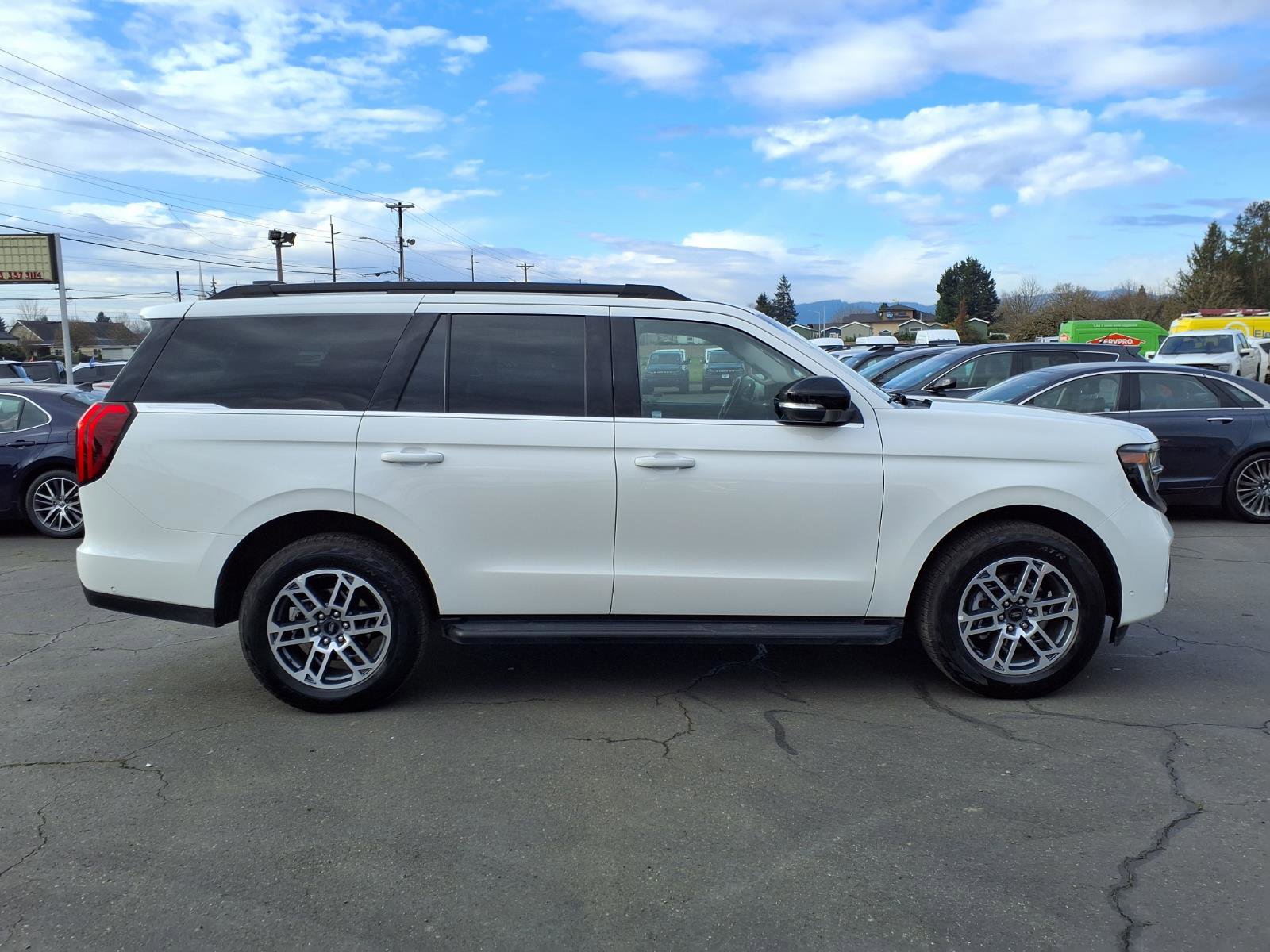 Certified 2025 Ford Expedition Active image 9