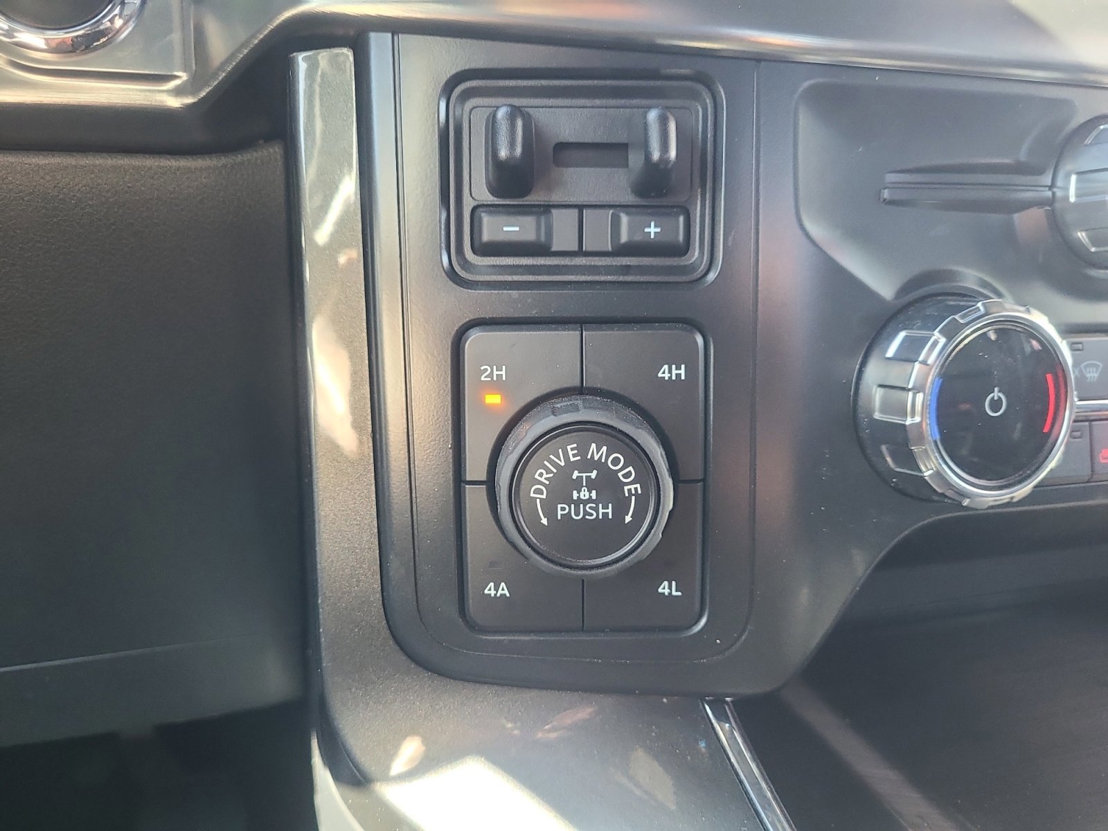 Certified 2022 Ford F150 Lariat w/ Equipment Group 502A High image 35