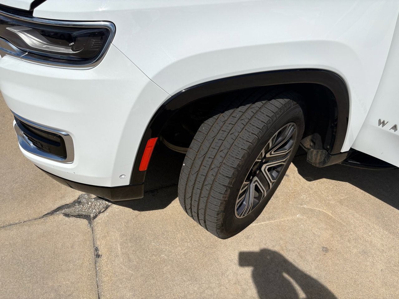 Used 2024 Jeep Wagoneer L Series II w/ Flexible Seating Group image 65