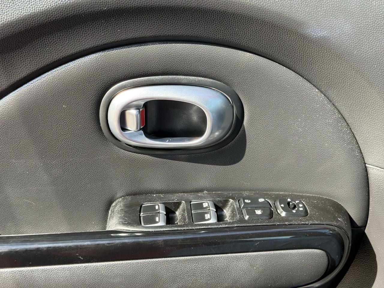 Used 2018 Kia Soul ! FWD image 22