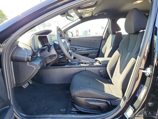 Used 2025 Hyundai Elantra Sport FWD image 13