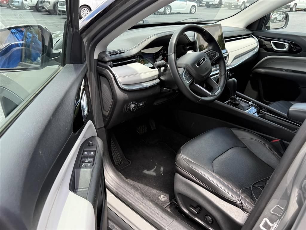 Used 2022 Jeep Compass Limited AWD/4WD image 10