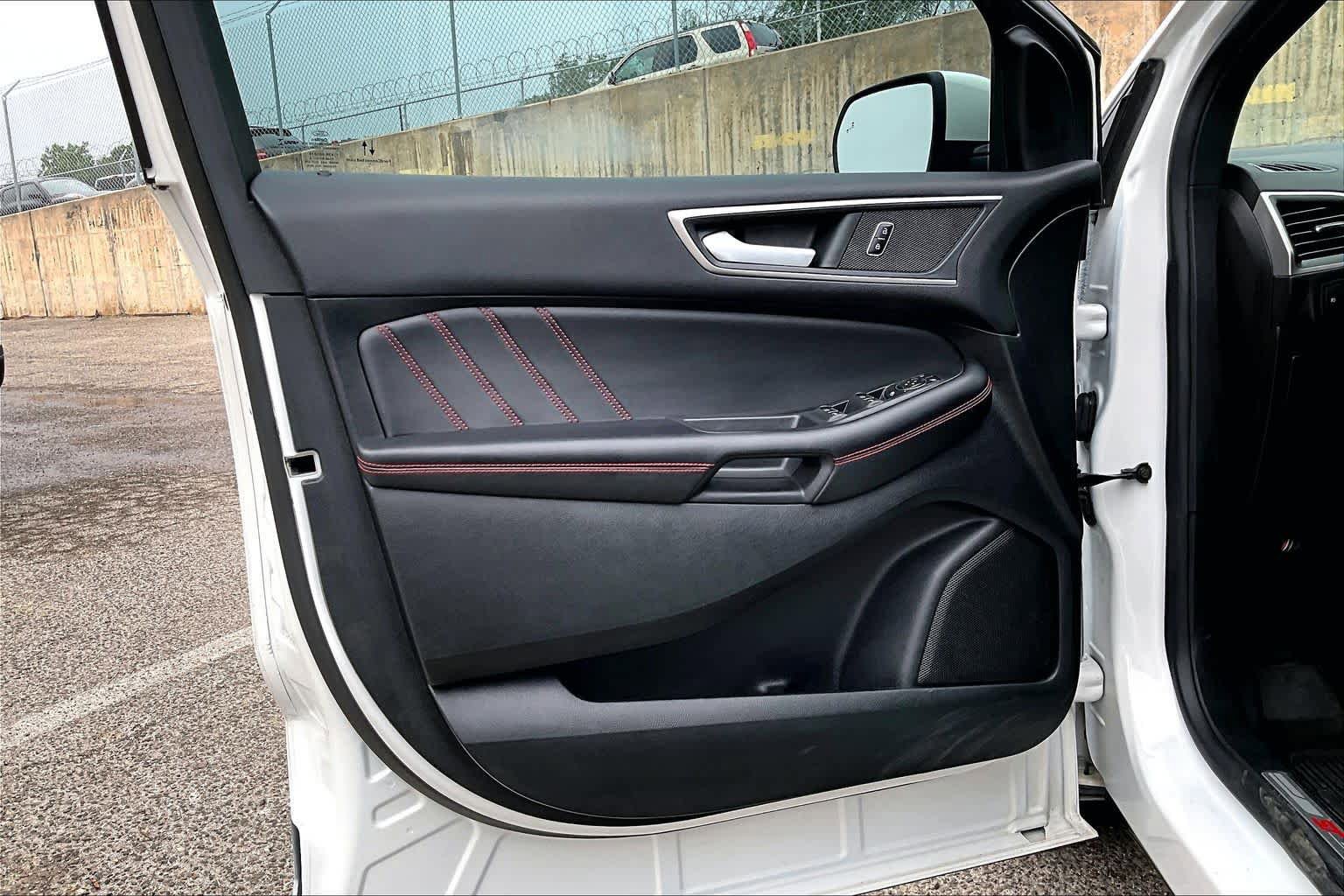 Certified 2022 Ford Edge ST-Line AWD/4WD image 21