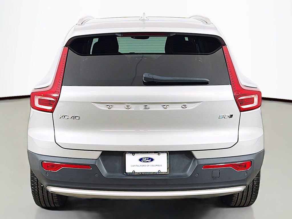 Used 2025 Volvo XC40 B5 Core AWD/4WD image 12