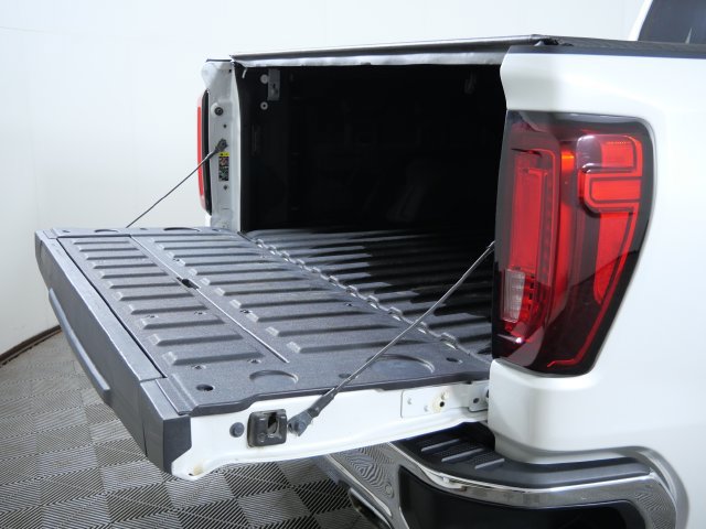 Used 2022 GMC Sierra 1500 SLT w/ SLT Premium Plus Package AWD/4WD image 9