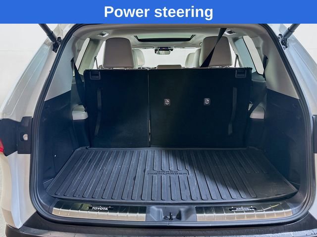 Used 2025 Toyota Grand Highlander AWD image 13