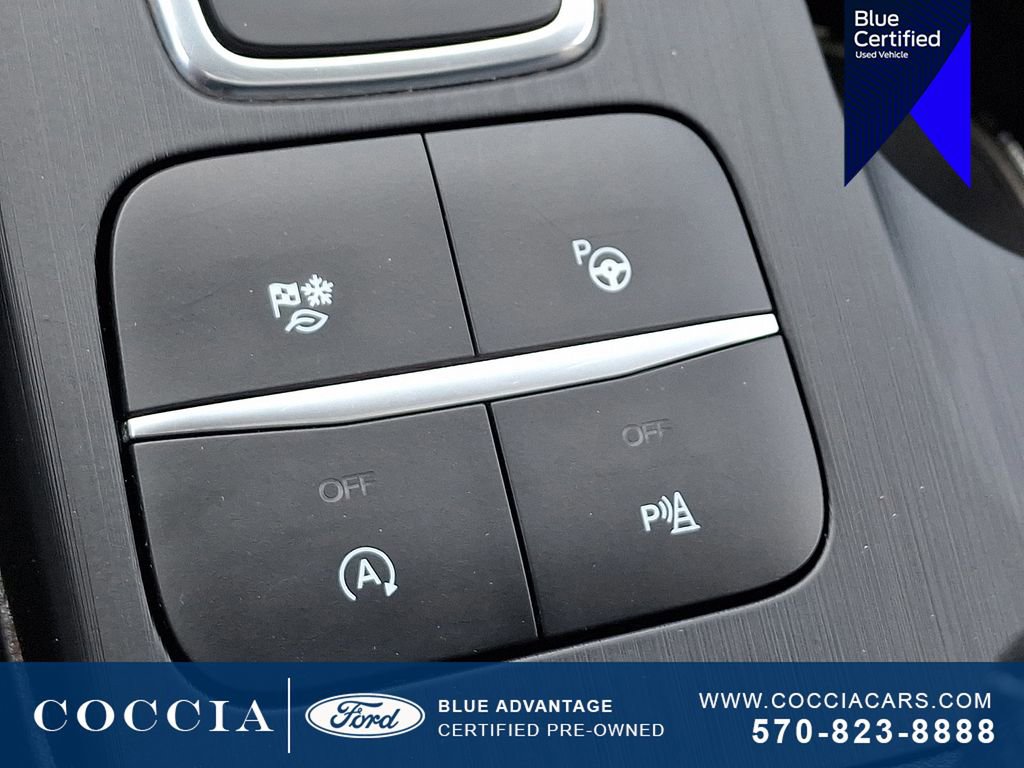 Certified 2020 Ford Escape Titanium AWD/4WD image 26