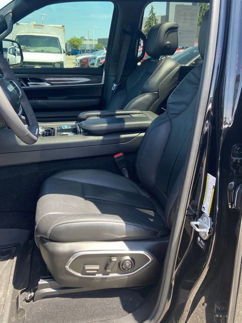 Used 2022 Jeep Wagoneer Series II w/ Premium Group I AWD/4WD image 5
