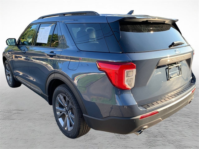 Certified 2021 Ford Explorer XLT w/ Equipment Group 202A AWD/4WD image 4