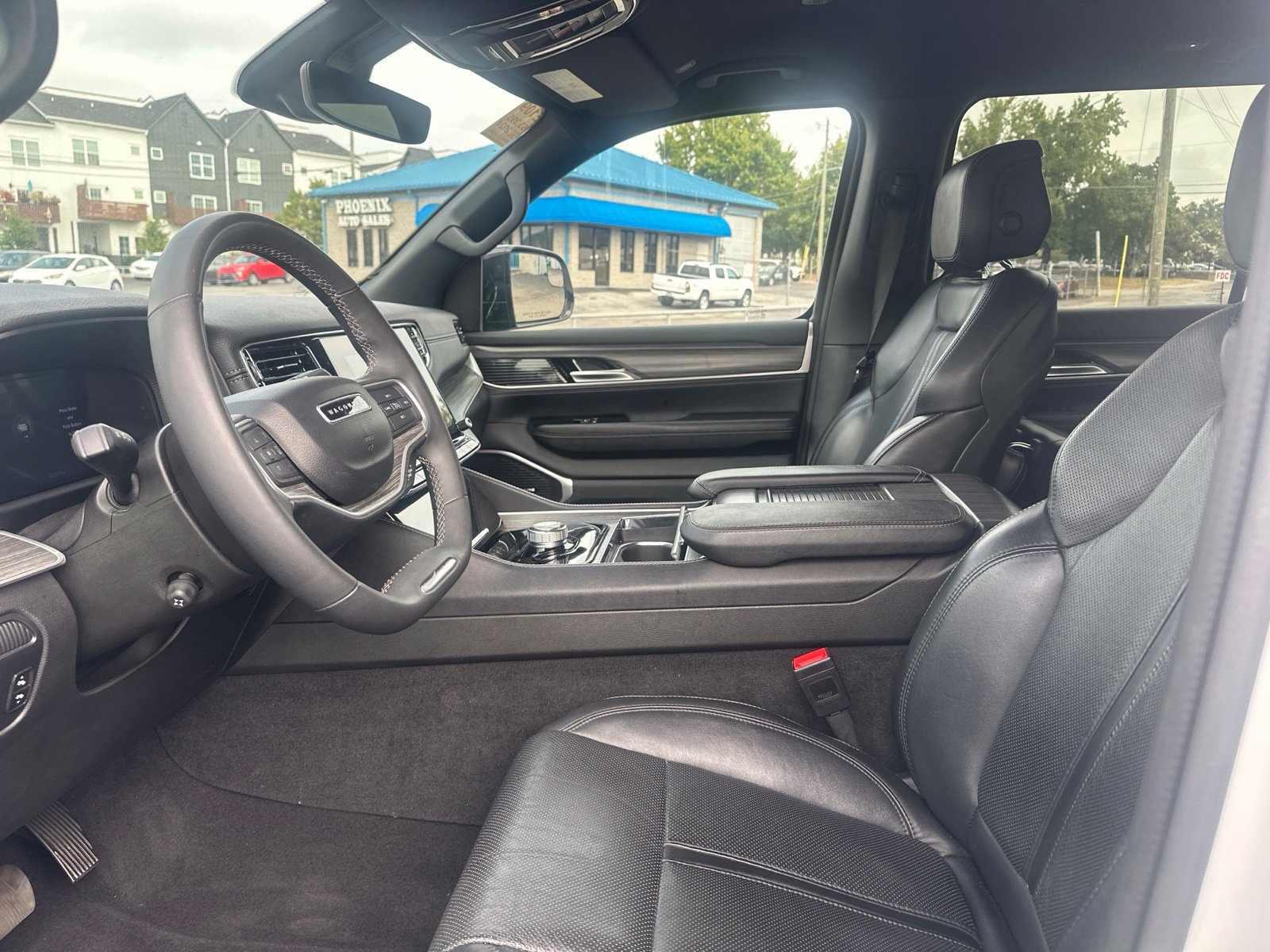 Used 2024 Jeep Wagoneer Series II w/ Flexible Seating Group RWD image 6