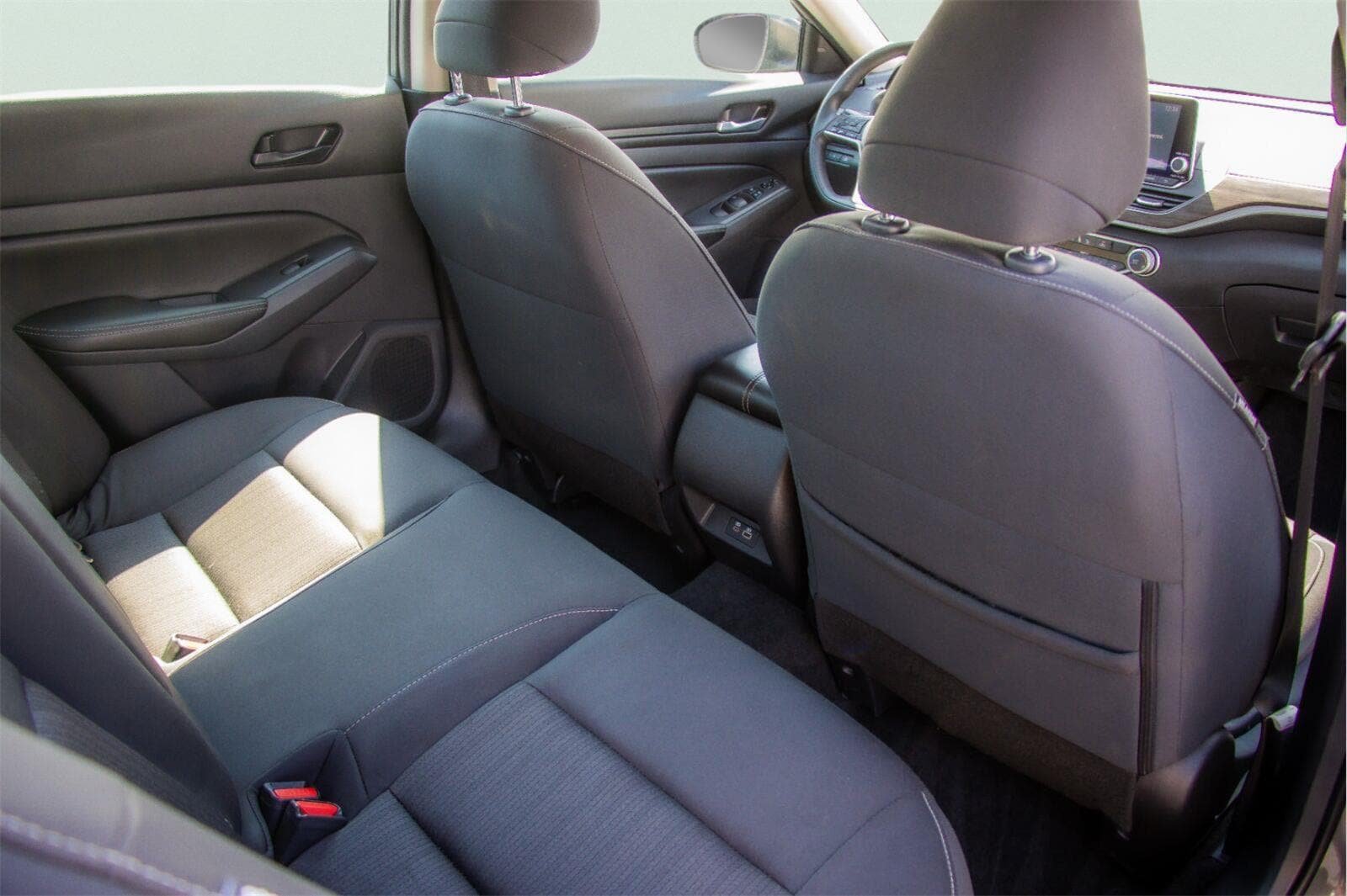 Used 2025 Nissan Altima 2.5 SV FWD image 8