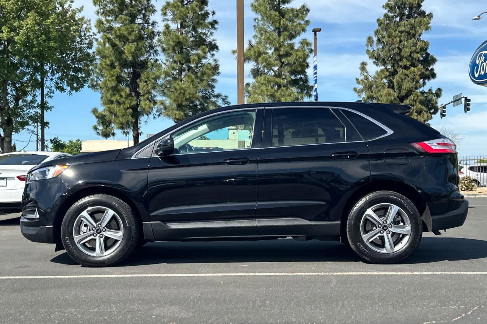 Certified 2024 Ford Edge SEL w/ Convenience Package AWD/4WD image 6