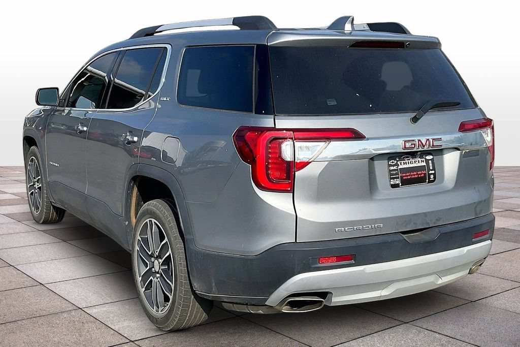 Used 2023 GMC Acadia SLT w/ Technology Package FWD image 2