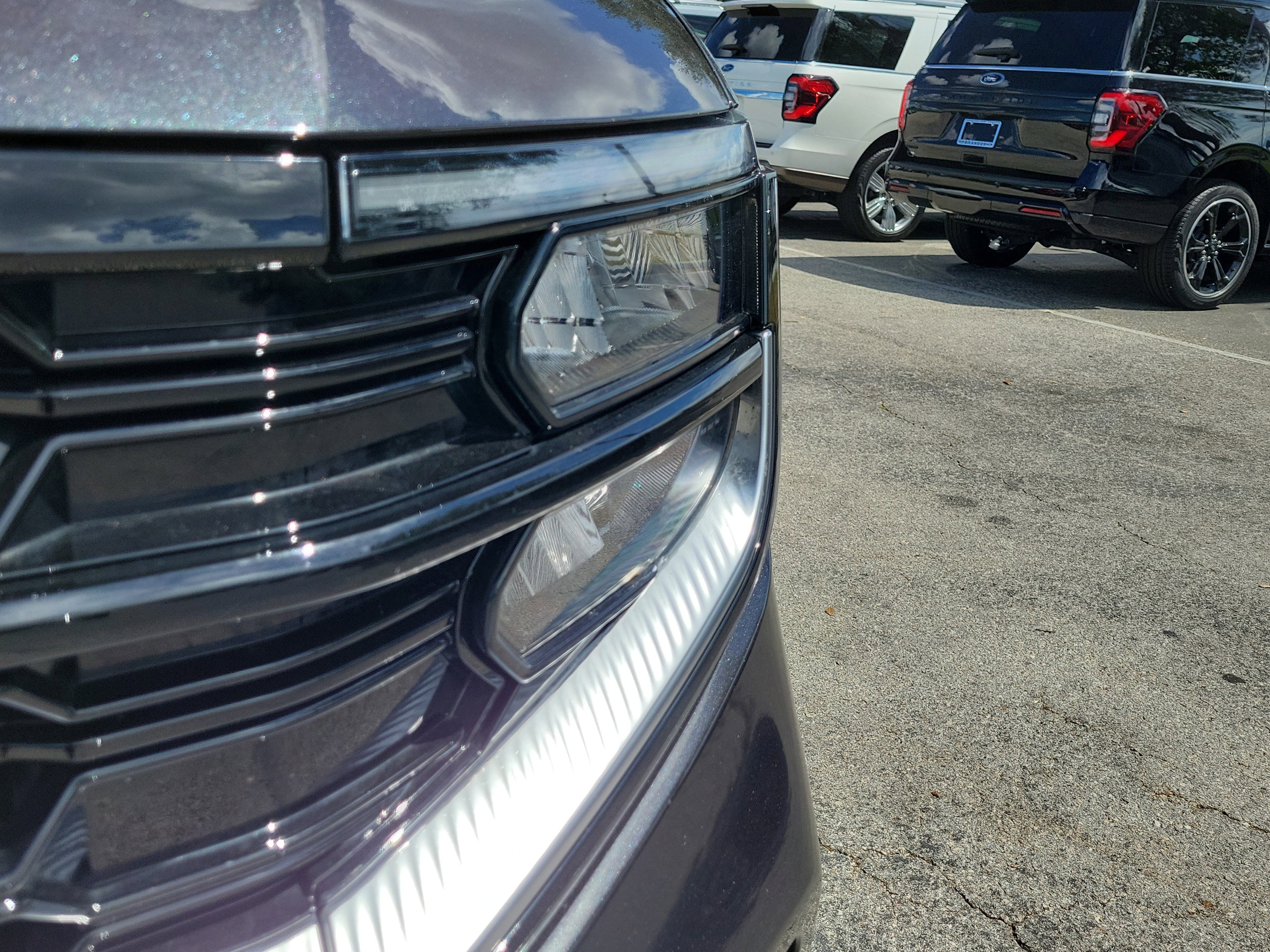 Certified 2025 Ford Expedition Platinum w/ Driver's Package AWD/4WD image 6