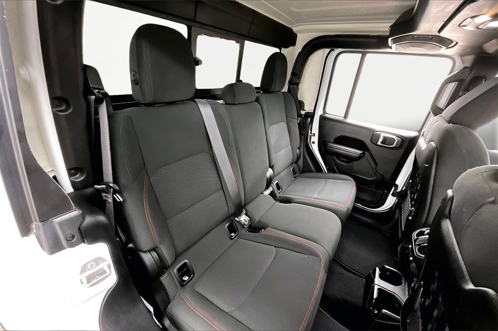 Used 2021 Jeep Gladiator Rubicon w/ Cold Weather Group image 28