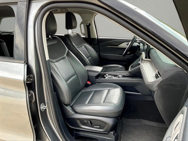 Certified 2025 Ford Explorer Active w/ Active Comfort Package RWD image 7