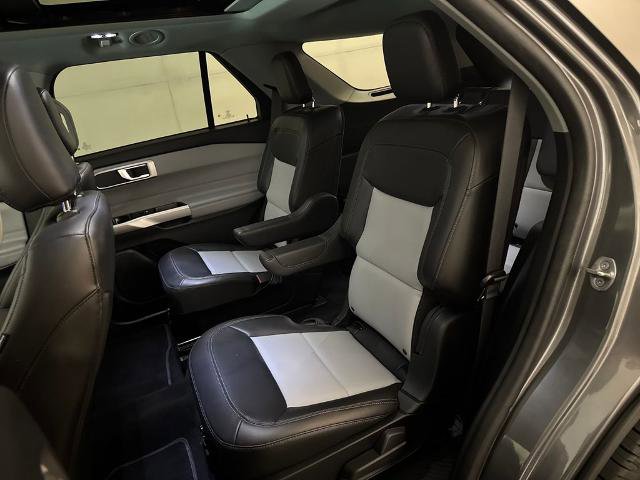 Certified 2023 Ford Explorer XLT w/ Equipment Group 202A RWD image 24