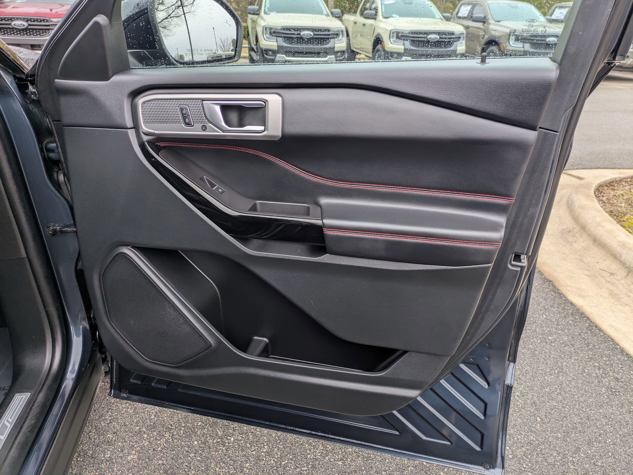 Certified 2023 Ford Explorer ST-Line image 40