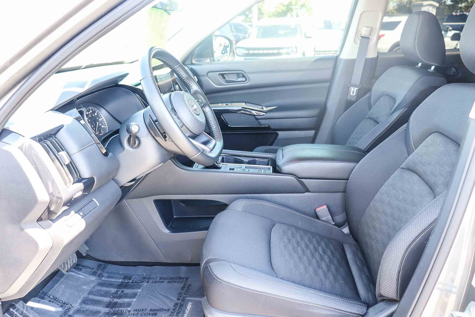 Used 2024 Nissan Pathfinder SV FWD image 18