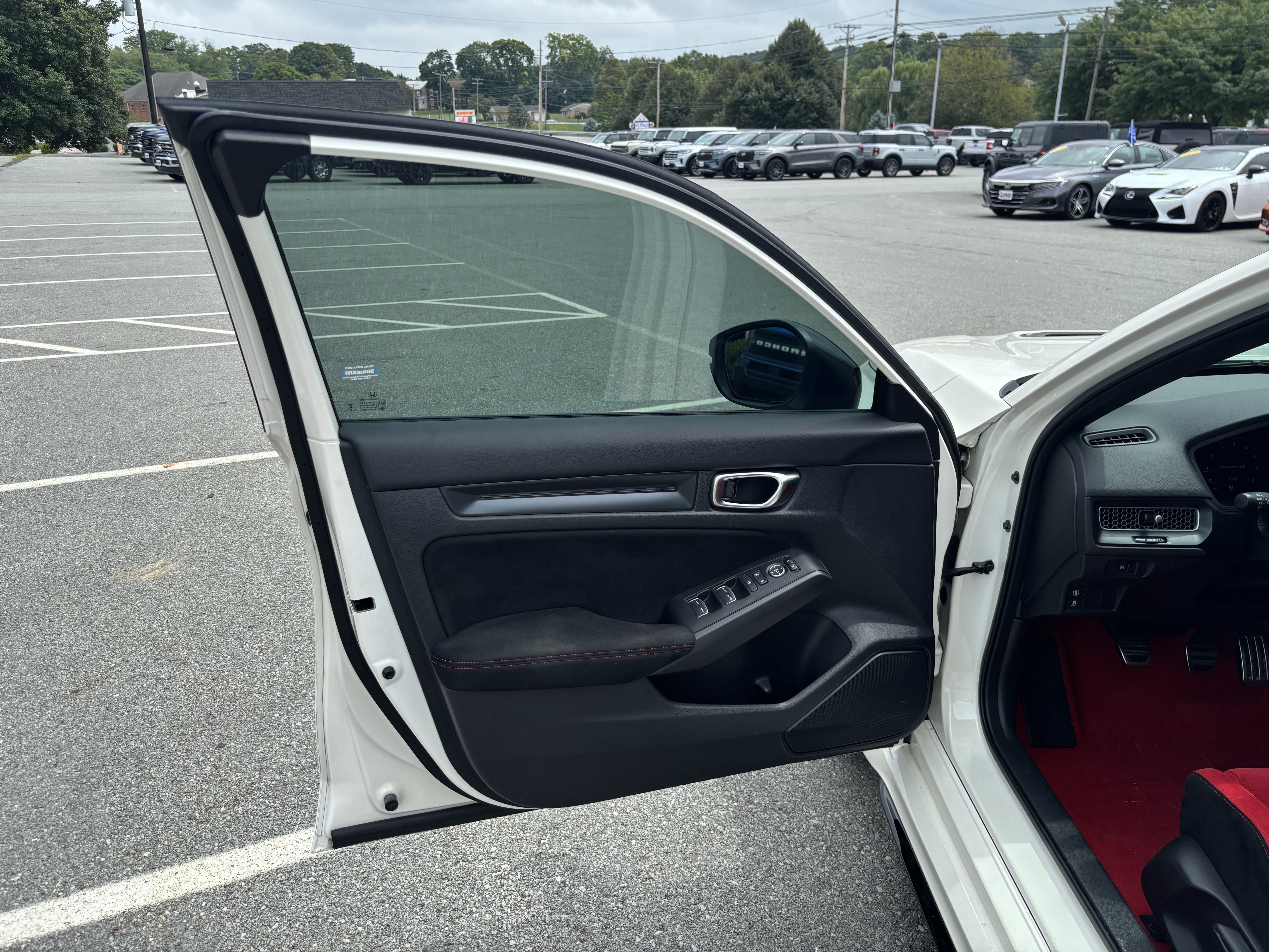 Used 2024 Honda Civic Type R image 9