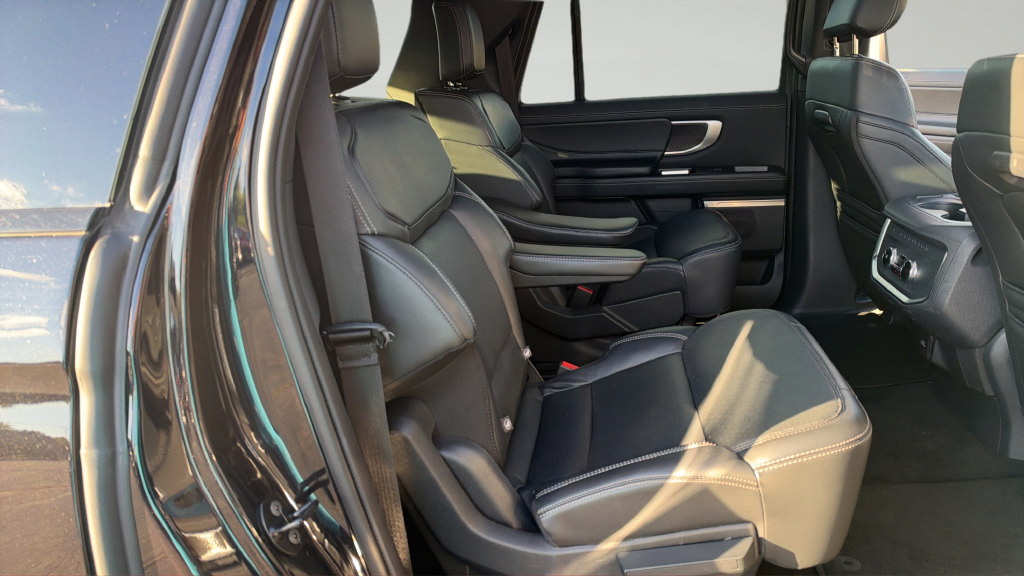Certified 2025 Ford Expedition Max Platinum w/ Stealth Appearance Package AWD/4WD image 30