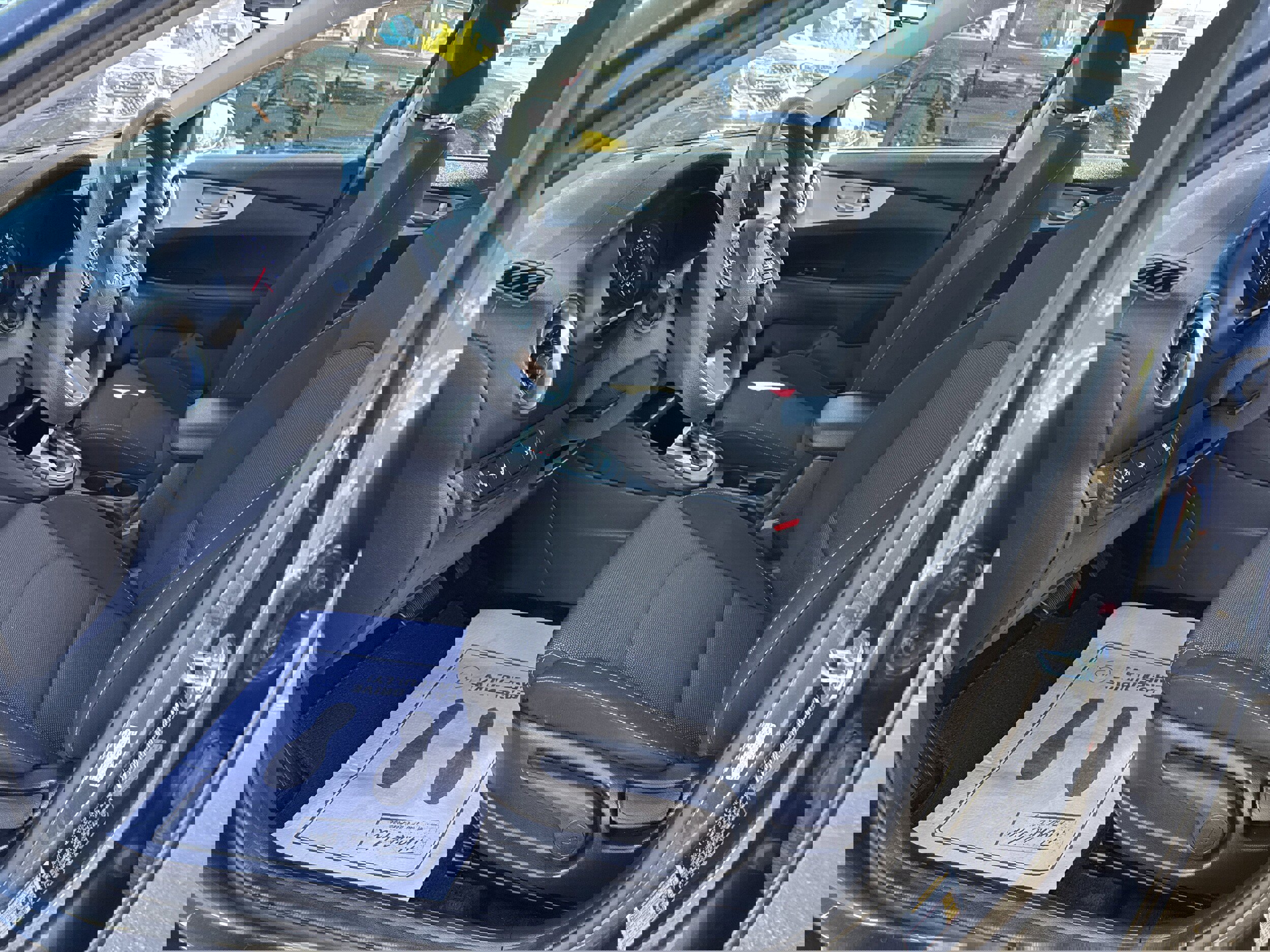 Used 2022 Kia Forte LXS w/ LXS Technology Package image 9