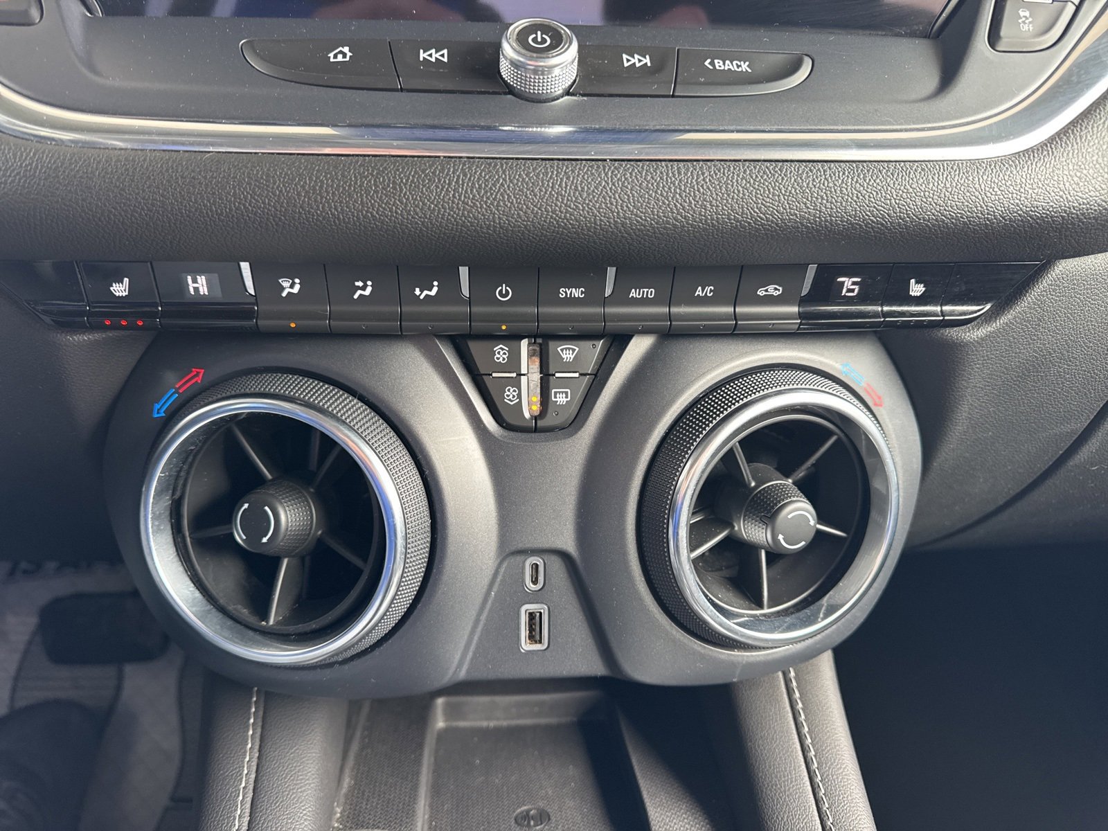 Used 2023 Chevrolet Blazer LT w/ Convenience Package image 32