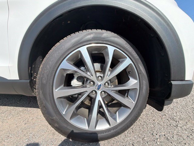 Certified 2025 Ford Explorer Platinum w/ Ultimate Package AWD/4WD image 29