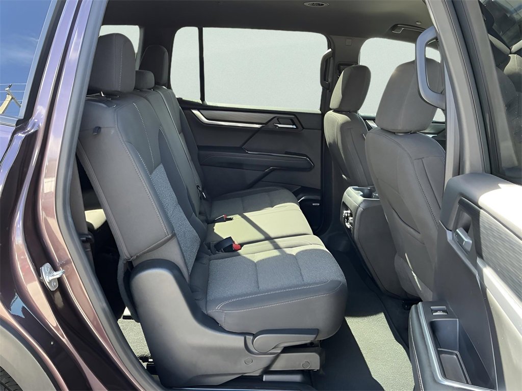 Used 2025 GMC Acadia Elevation image 18