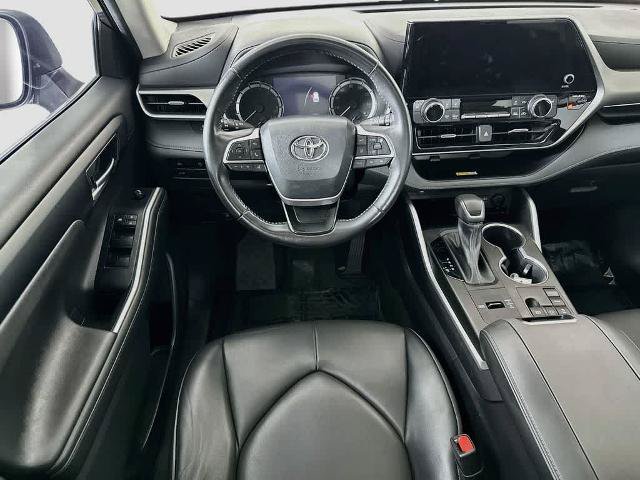 Used 2023 Toyota Highlander XLE FWD image 10