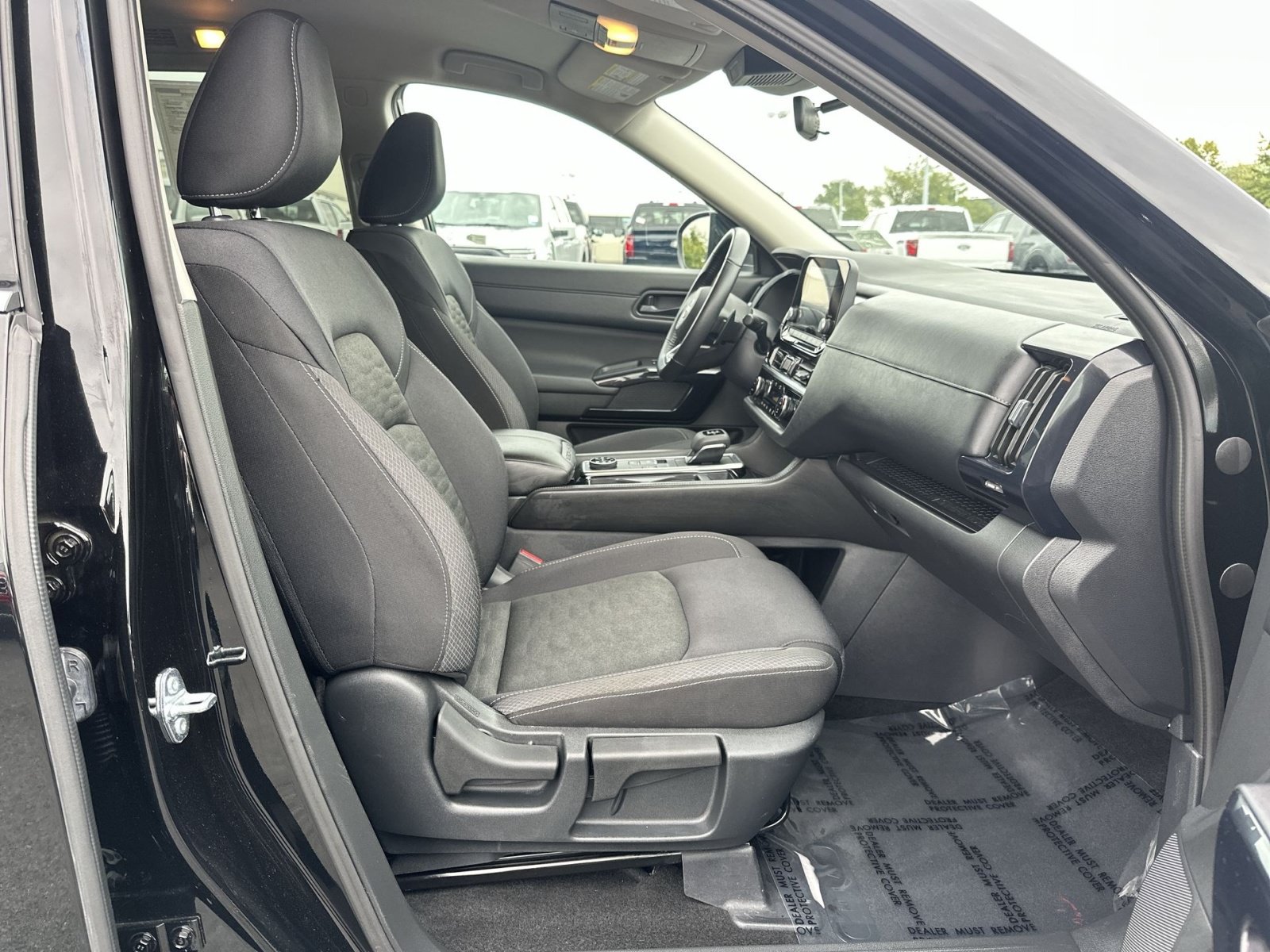 Used 2025 Nissan Pathfinder SV AWD/4WD image 27