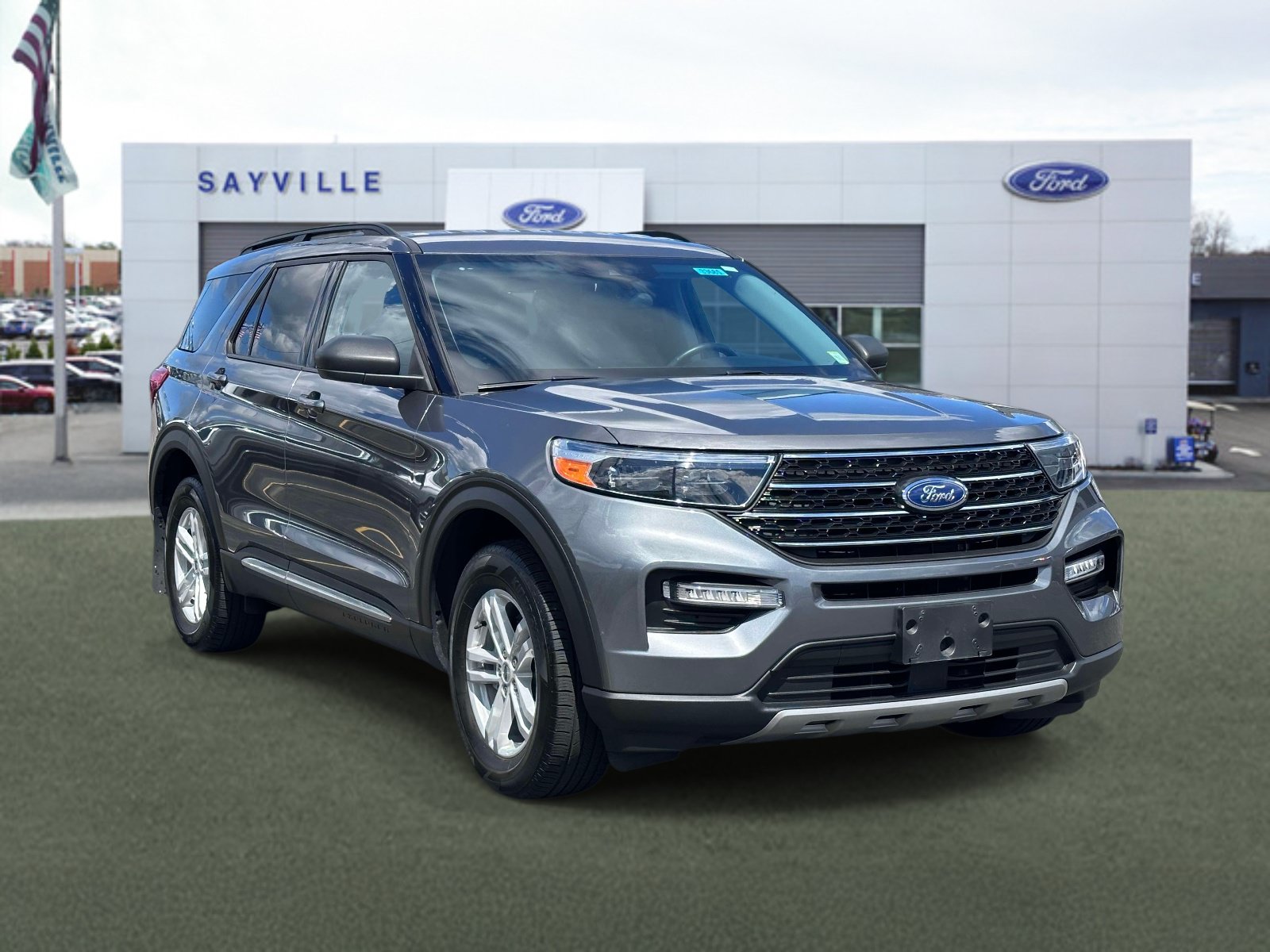 Certified 2024 Ford Explorer XLT w/ Equipment Group 202A AWD/4WD image 6