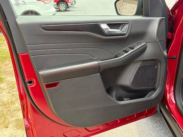 Certified 2022 Ford Escape SEL w/ SEL Stealth AWD Package image 27