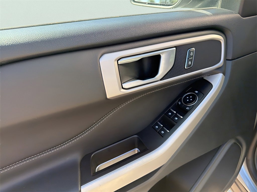 Certified 2024 Ford Explorer XLT w/ Equipment Group 202A image 13